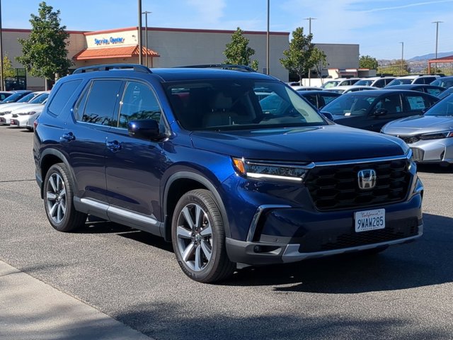 Used 2024 Honda Pilot Touring image 3