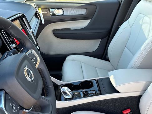 New 2026 Volvo XC40 B5 Ultra w/ Climate Package image 20