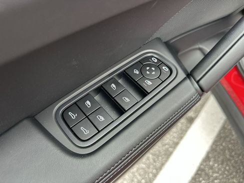 New 2025 Porsche Cayenne image 17