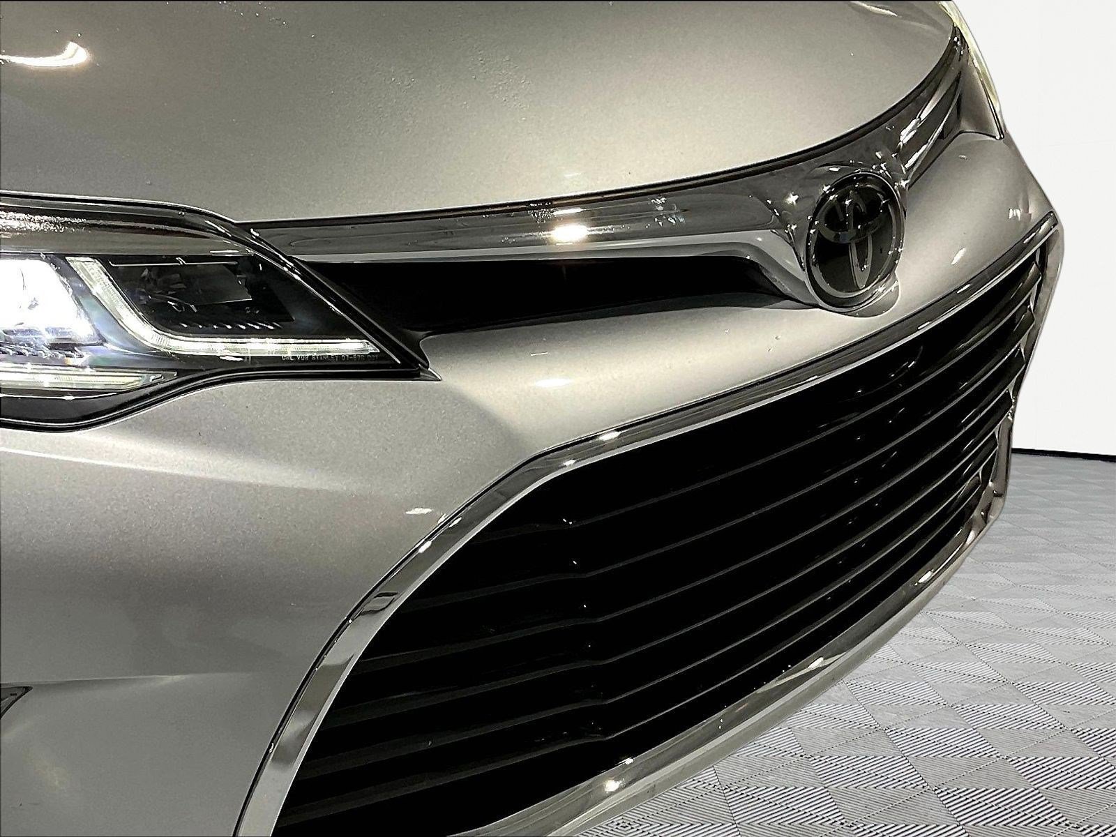 Used 2018 Toyota Avalon Touring FWD image 32