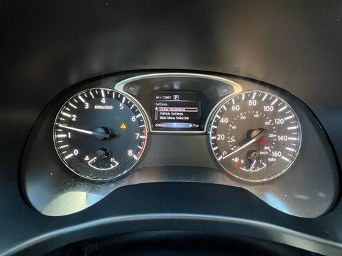 Used 2019 Nissan Pathfinder S AWD/4WD image 14