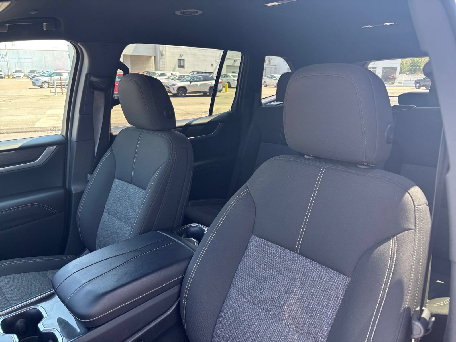Used 2025 GMC Acadia Elevation AWD/4WD image 37