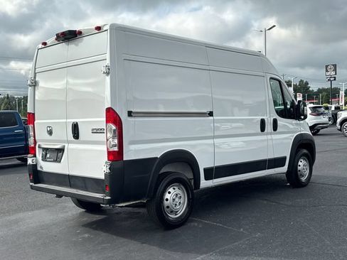 Used 2024 RAM ProMaster 2500 w/ Convenience Group FWD image 5