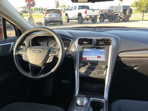 Used 2018 Ford Fusion SE w/ Fusion SE Technology Package FWD image 62