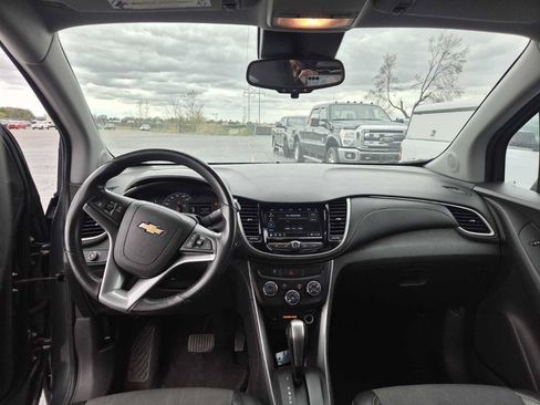 Used 2018 Chevrolet Trax LT w/ LT Convenience Package AWD/4WD image 4