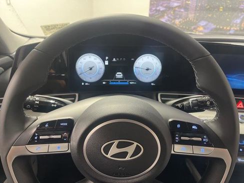 New 2025 Hyundai Elantra Limited image 12