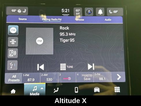 Used 2024 Jeep Grand Cherokee L Altitude AWD/4WD image 21