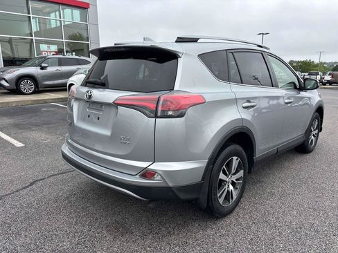 Used 2018 Toyota RAV4 XLE AWD/4WD image 3