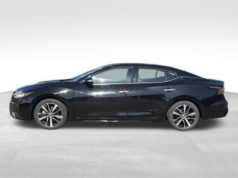 Used 2023 Nissan Maxima SV w/ Floor Mat Group FWD image 2