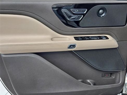 Used 2023 Lincoln Aviator Reserve w/ Elements Package Plus RWD image 13