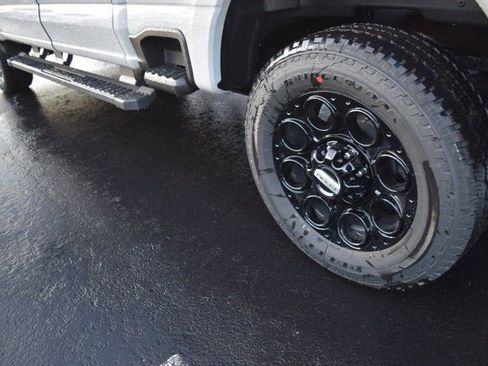 New 2026 Ford F250 Lariat w/ Black Appearance Package image 4