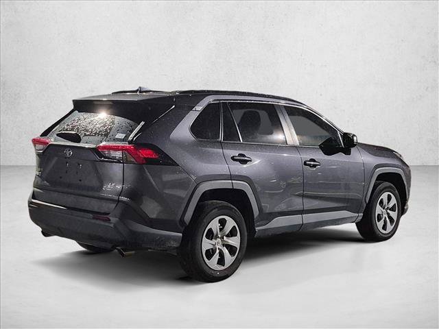Used 2021 Toyota RAV4 LE FWD image 5