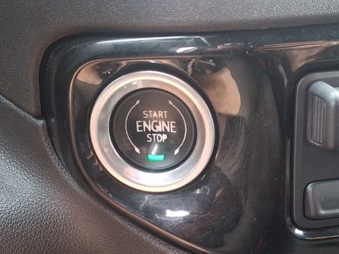Used 2022 Chevrolet Silverado 1500 RST AWD/4WD image 14