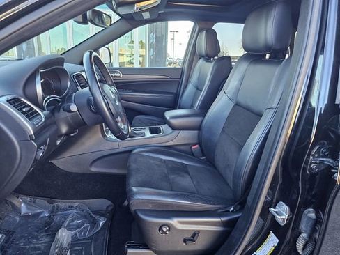 Used 2020 Jeep Grand Cherokee Altitude image 13