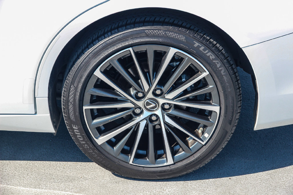 Certified 2025 Lexus ES 300h w/ Premium Package FWD image 12
