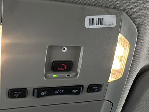 Used 2024 Toyota Highlander LE image 30