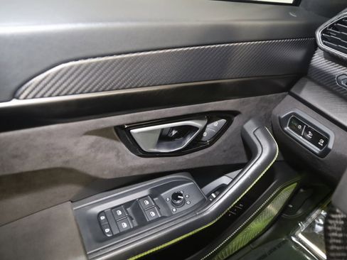 Used 2022 Lamborghini Urus image 57