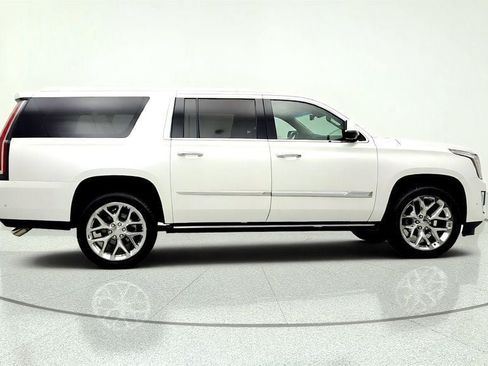 Used 2018 Cadillac Escalade ESV Premium Luxury AWD/4WD image 4