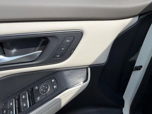 Used 2024 Nissan Rogue SL w/ SL Premium Package image 20