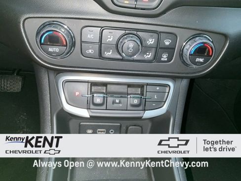 Certified 2022 GMC Terrain SLE w/ Driver Convenience Package image 27