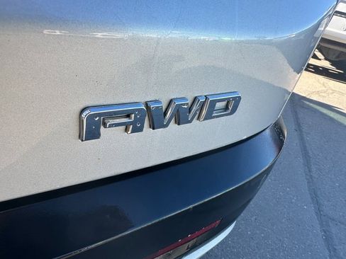 Used 2017 GMC Acadia SLT image 12