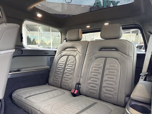 Used 2023 Rivian R1S Adventure image 38