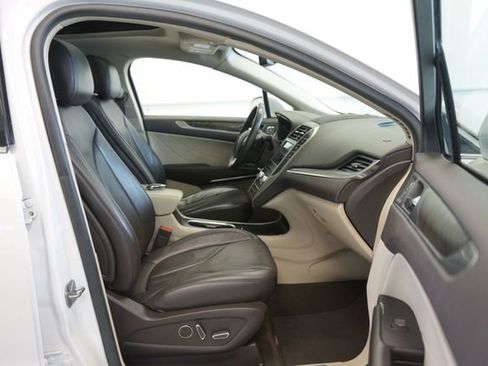 Used 2019 Lincoln MKC Reserve image 31