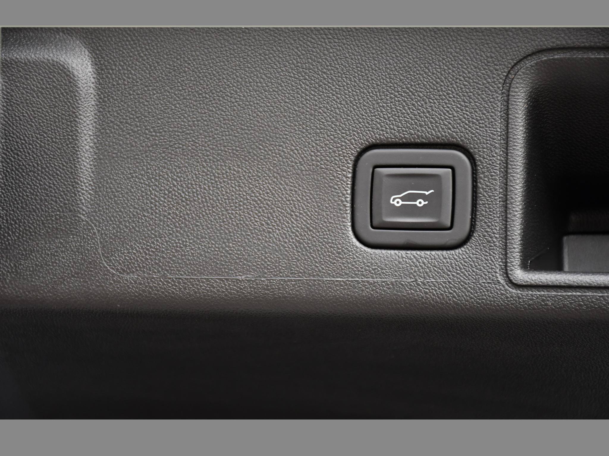 Used 2023 GMC Terrain SLT w/ Infotainment Package II AWD/4WD image 25