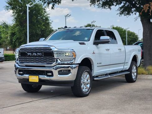 Used 2022 RAM 2500 Limited AWD/4WD image 3