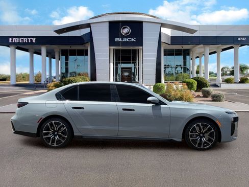 Used 2025 BMW 740i xDrive AWD/4WD image 3