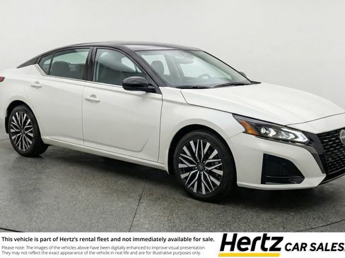 Used 2025 Nissan Altima 2.5 SV FWD image 1