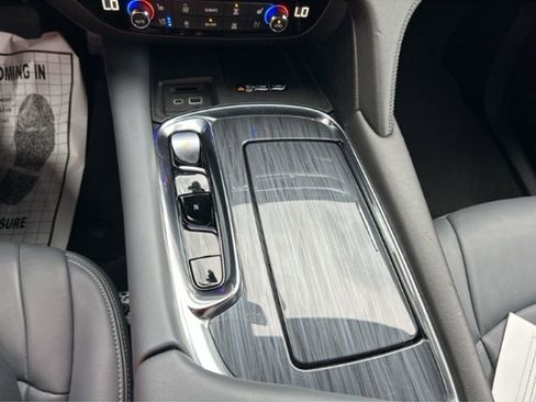 Used 2024 Buick Enclave Premium image 16