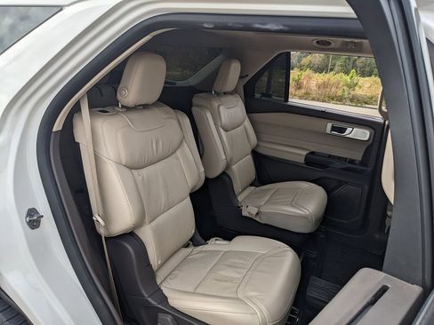 Used 2020 Ford Explorer Platinum w/ Premium Technology Package image 51