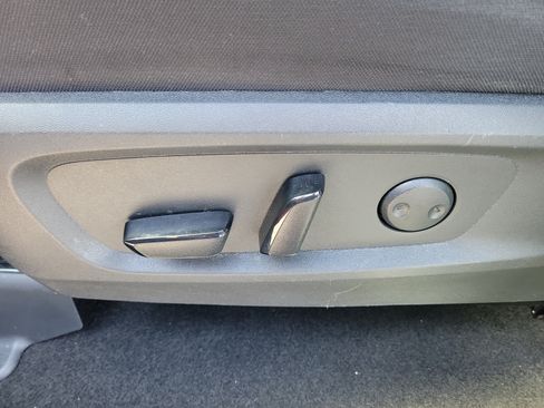 Certified 2024 Nissan Pathfinder SV w/ SV Premium Package FWD image 14
