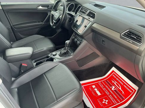 Used 2018 Volkswagen Tiguan SEL w/ 3rd Row Seat Package image 19