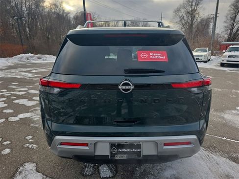 Certified 2023 Nissan Pathfinder SL w/ Black Appearance Package image 24
