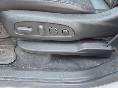 Used 2024 Buick Enclave Avenir w/ Avenir Technology Package image 19