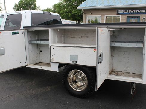 Used 2024 RAM 3500 Tradesman w/ Chrome Appearance Group AWD/4WD image 36