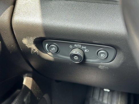 Used 2020 Chevrolet Traverse LT w/ Driver Confidence II Package image 29