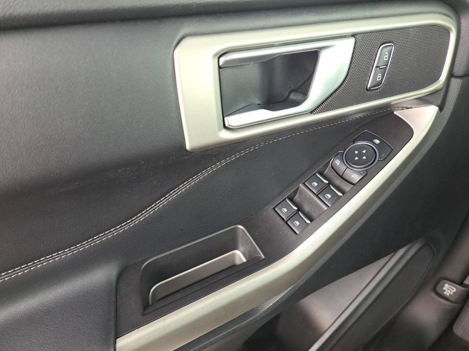 Used 2023 Ford Explorer XLT RWD image 36