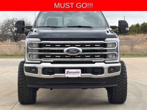 Used 2024 Ford F250 Lariat AWD/4WD image 2