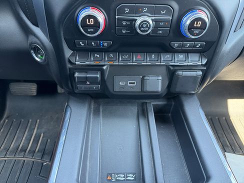 Used 2019 GMC Sierra 1500 SLT w/ SLT Premium Package AWD/4WD image 20