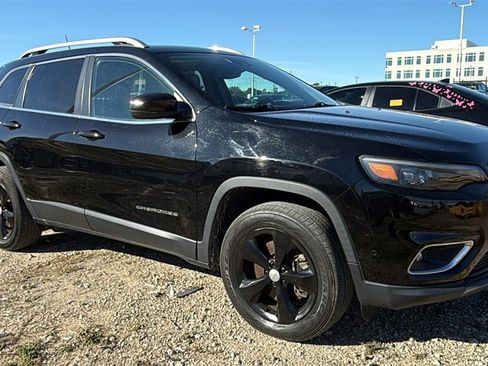 Used 2021 Jeep Cherokee Limited image 2