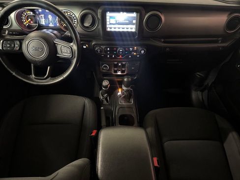 Used 2021 Jeep Gladiator Willys image 17