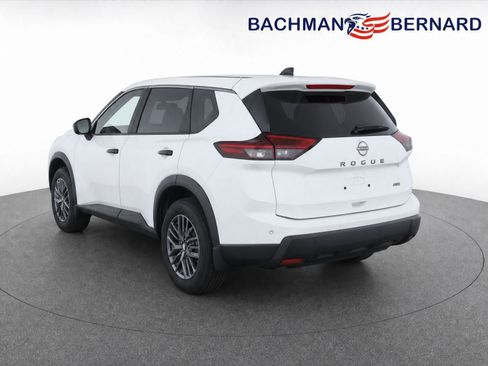 Used 2024 Nissan Rogue S AWD/4WD image 5