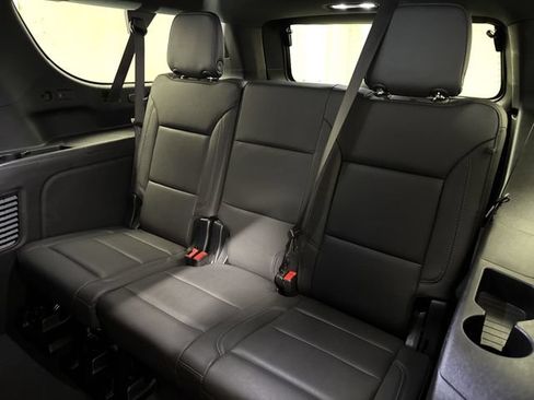 Certified 2025 Chevrolet Suburban LT AWD/4WD image 14