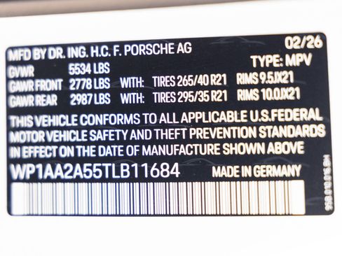 Certified 2026 Porsche Macan AWD/4WD image 36