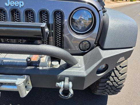 Used 2014 Jeep Wrangler Unlimited Rubicon w/ Connectivity Group AWD/4WD image 13