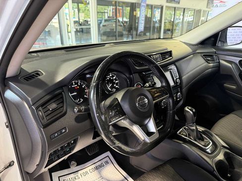 Used 2019 Nissan Rogue SV AWD/4WD image 34