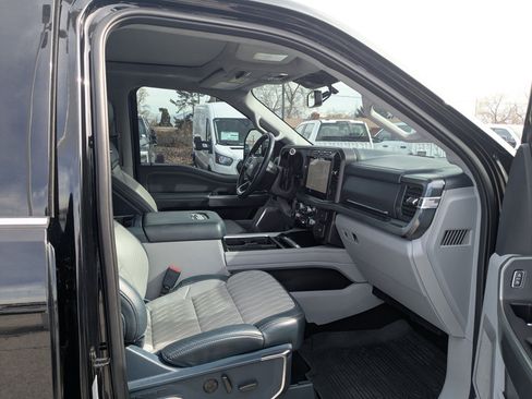 Used 2024 Ford F450 Limited image 34